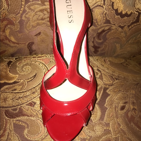 Guess/ NEW/ Red patent leather heels | size 9 - Picture 5 of 7